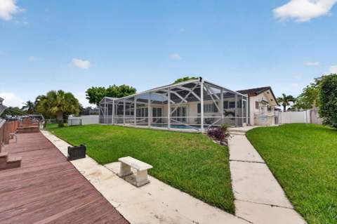 535 NE 8th Avenue, Deerfield Beach FL - photo 8 of 66