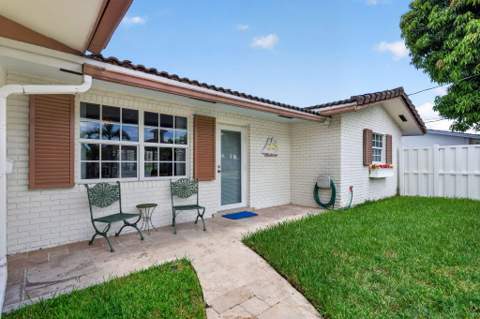 535 NE 8th Avenue, Deerfield Beach FL - photo 11 of 66
