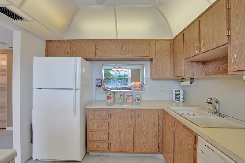 2 bedroom Condominium at 6850 Royal Palm Boulevard #202G, Royal Park Gardens, Margate — photo 5