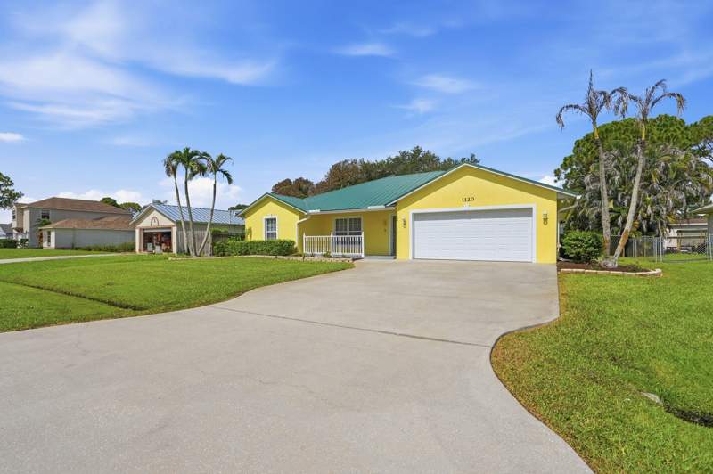 4 bedroom Single Family Residence at 1120 SW Irving Street, Port St Lucie Section 4, Port St. Lucie — photo 3