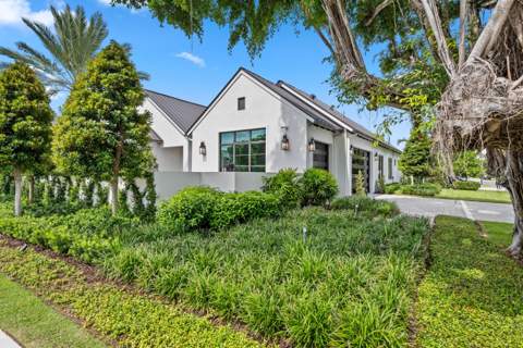 1634 N Swinton Avenue, Delray Beach FL - photo 6 of 87