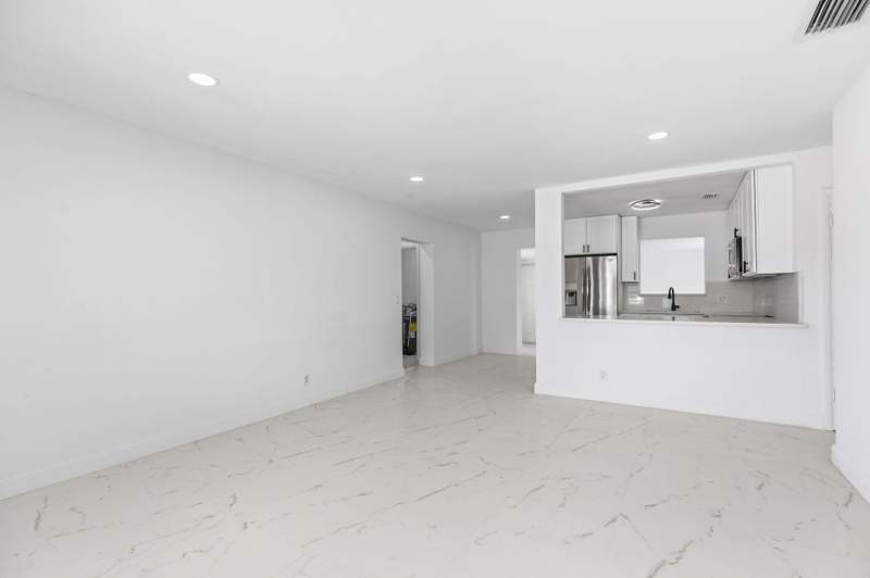 3 bedroom Single Family Residence at 1410 NW 1st Court, Rolling Green Ridge 1st Add, Boynton Beach — photo 3
