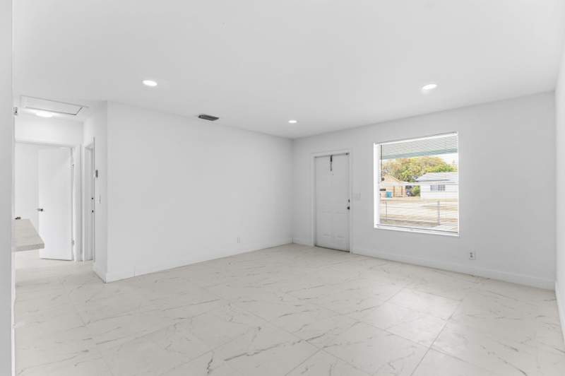 3 bedroom Single Family Residence at 1410 NW 1st Court, Rolling Green Ridge 1st Add, Boynton Beach — photo 5