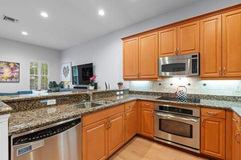 1057 E Heritage Club Circle, Delray Beach FL - photo 7 of 48