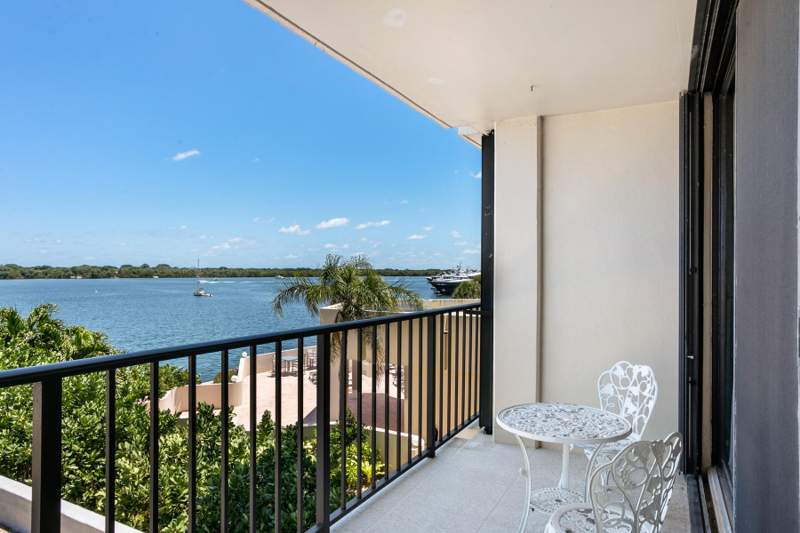 2 bedroom Condominium at 130 Lakeshore Drive #322, Old Port Cove Condo Two, North Palm Beach — photo 4