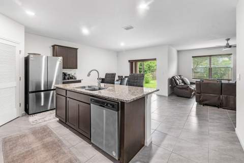 626 SW Ester Avenue, Port St. Lucie FL - photo 8 of 27