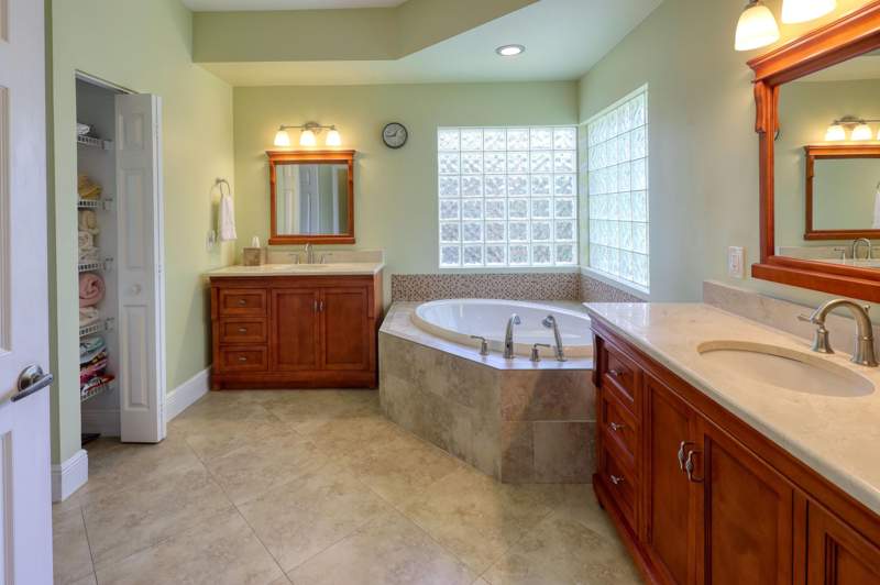 4 bedroom Single Family Residence at 10303 NW 54th Place, Brookside North, Coral Springs — photo 3