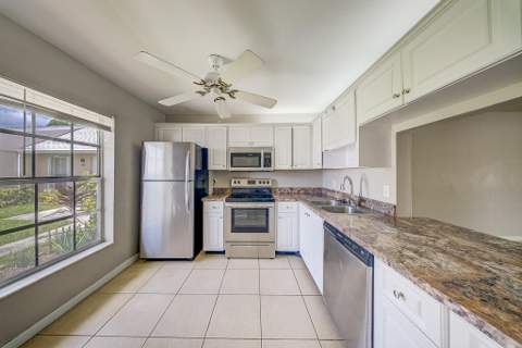546 Covered Bridge Boulevard #A, Lake Worth FL - photo 8 of 29