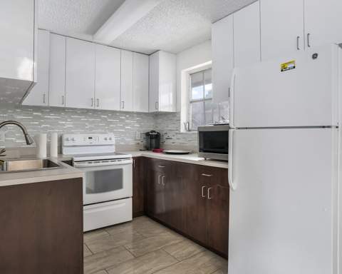 180 NE 12th Avenue #15E, Hallandale Beach FL - photo 9 of 28