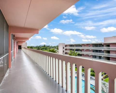 180 NE 12th Avenue #15E, Hallandale Beach FL - photo 8 of 28