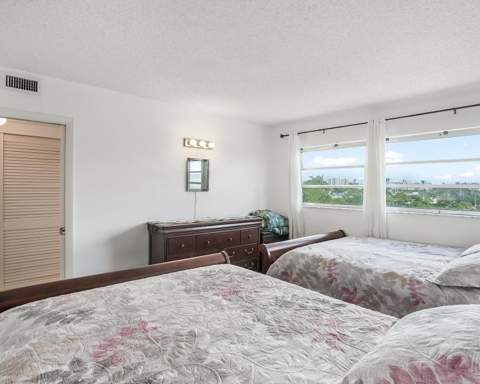 180 NE 12th Avenue #15E, Hallandale Beach FL - photo 16 of 28
