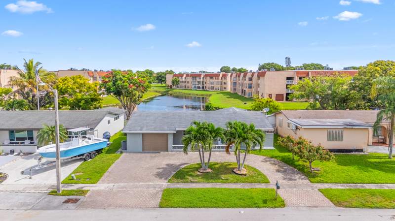 2 bedroom Single Family Residence at 9171 NW 26th Place, Sunrise Golf Village Sec 20, Sunrise — photo 2