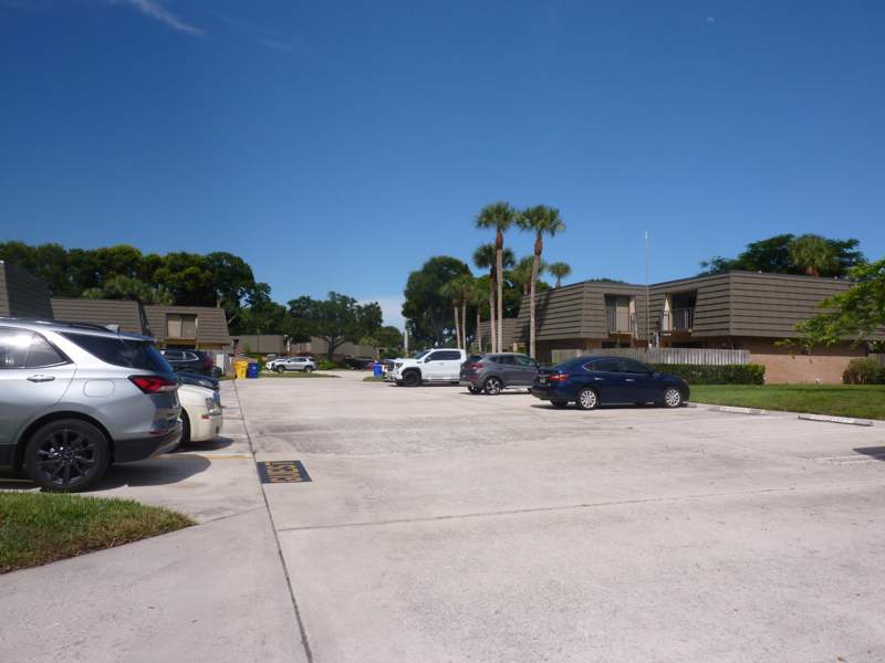 2 bedroom Townhouse at 3203 32nd Way, Village Of Sandalwood Lakes 2, West Palm Beach — photo 3