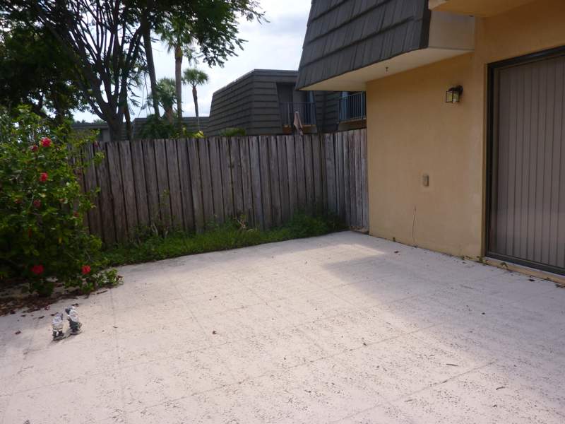 2 bedroom Townhouse at 3203 32nd Way, Village Of Sandalwood Lakes 2, West Palm Beach — photo 5