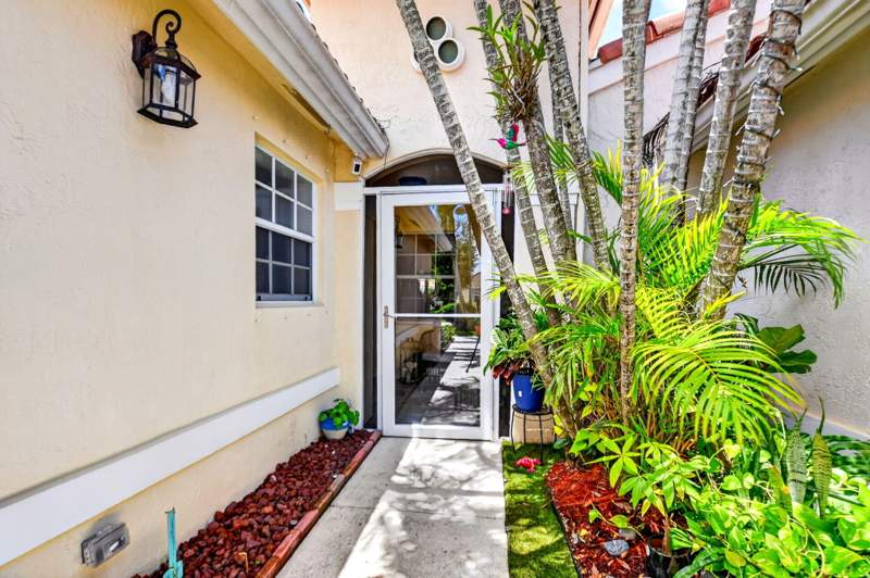 2 bedroom Villa at 7285 Burgess Drive, Lake Charleston Tr G 1, Lake Worth — photo 4