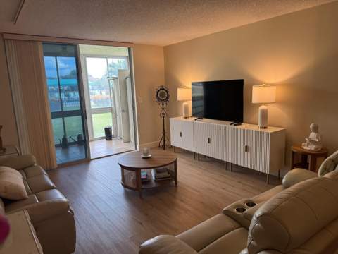 6698 10th Avenue #112, Lake Worth FL - photo 8 of 22