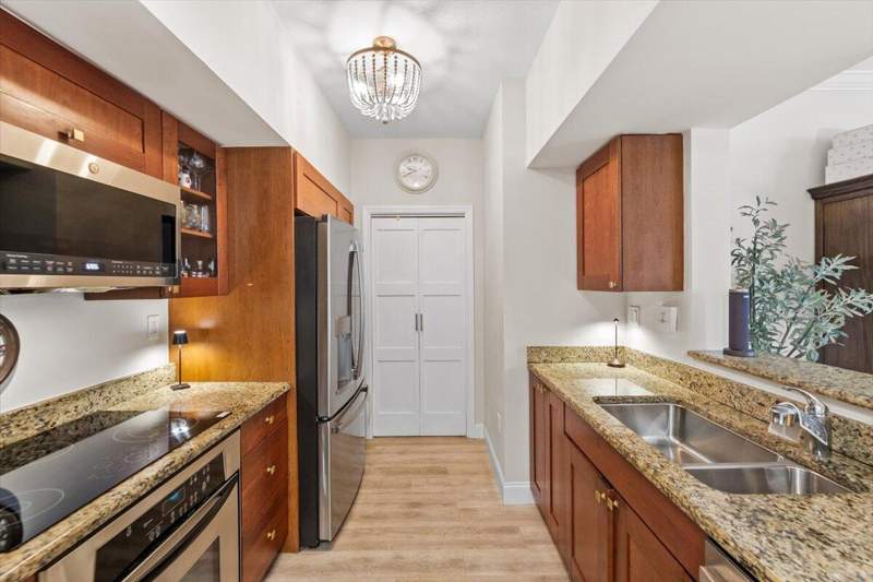 2 bedroom Condominium at 815 NW Flagler Avenue #201, HARBORAGE YACHT CONDO, Stuart — photo 4