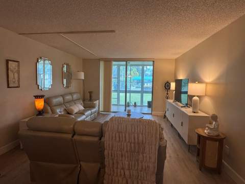 6698 10th Avenue #112, Lake Worth FL - photo 7 of 22