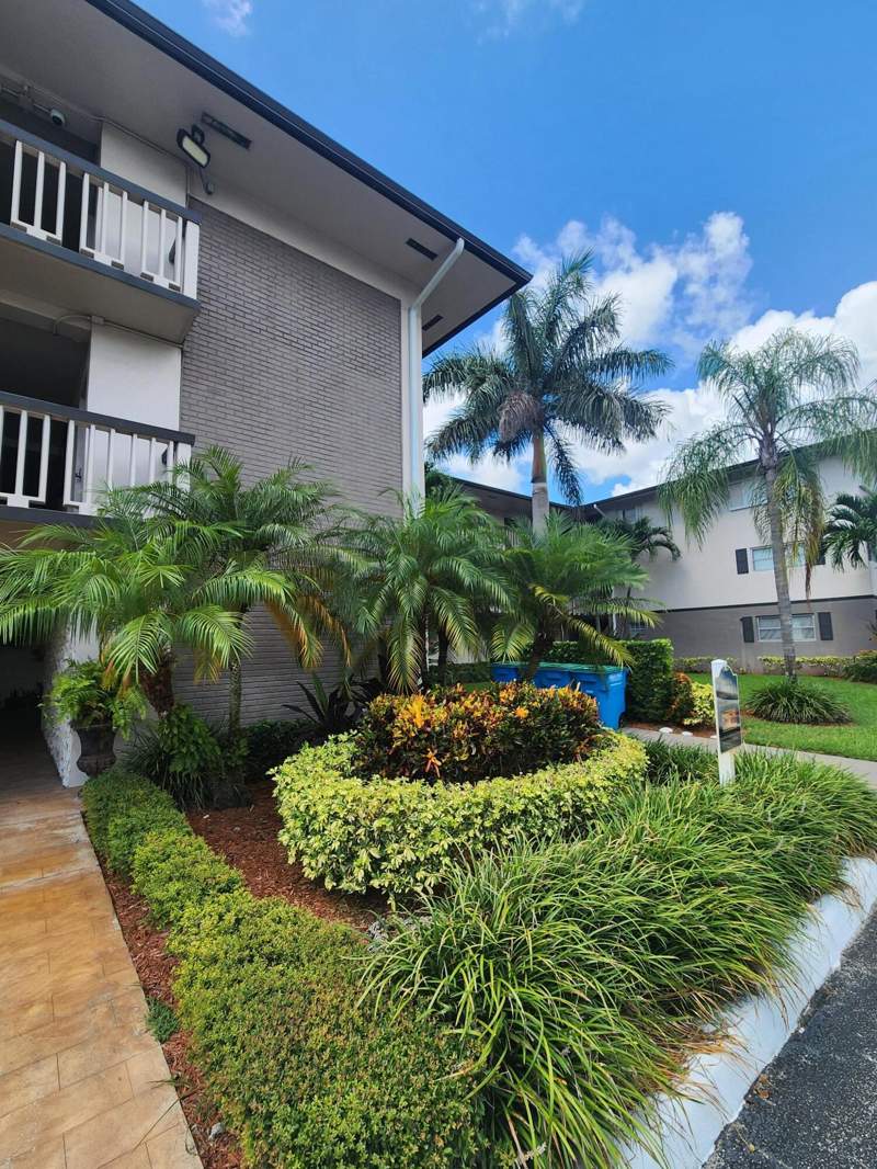 1 bedroom Condominium at 4900 Washington Street #307, Hillcrest Country Club Apts, Hollywood — photo 2