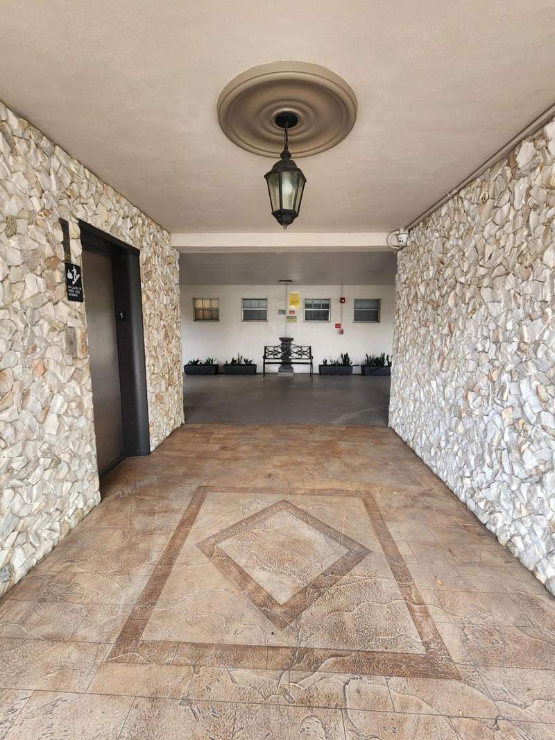 1 bedroom Condominium at 4900 Washington Street #307, Hillcrest Country Club Apts, Hollywood — photo 3