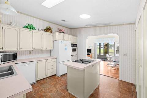 484 Tropical Isles Circle #D-32, Fort Pierce FL - photo 9 of 26