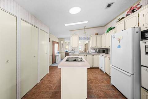 484 Tropical Isles Circle #D-32, Fort Pierce FL - photo 10 of 26