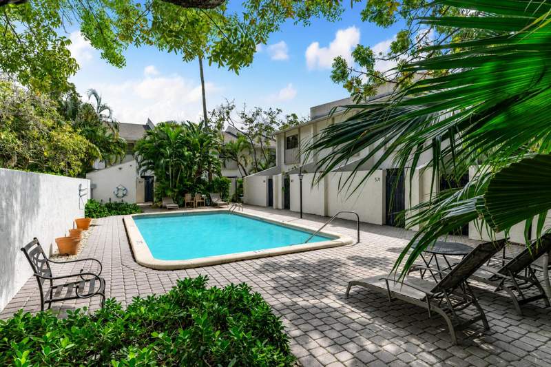 2 bedroom Townhouse at 563 NE 7th Avenue #1B, 7 East Condo, Fort Lauderdale — photo 2