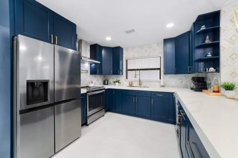 324 Bamboo Road, Palm Beach Shores FL - photo 9 of 46
