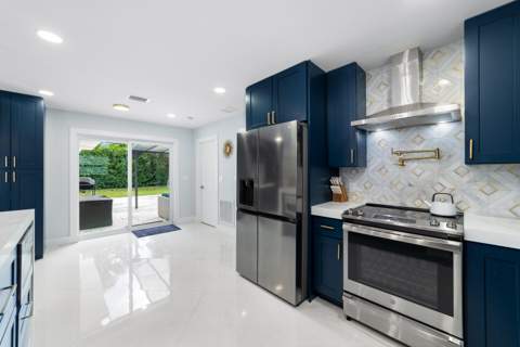 324 Bamboo Road, Palm Beach Shores FL - photo 10 of 46