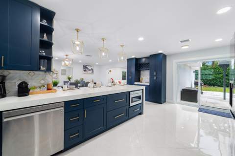324 Bamboo Road, Palm Beach Shores FL - photo 11 of 46