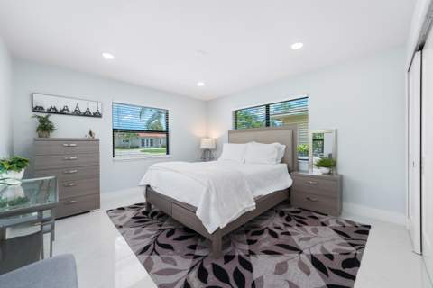 324 Bamboo Road, Palm Beach Shores FL - photo 20 of 46