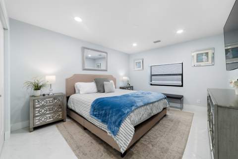 324 Bamboo Road, Palm Beach Shores FL - photo 23 of 46
