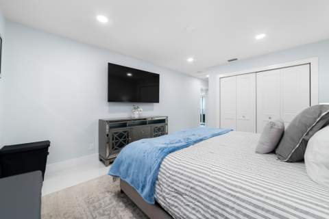 324 Bamboo Road, Palm Beach Shores FL - photo 24 of 46
