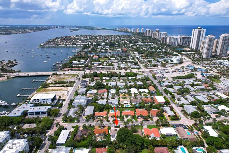 4 bedroom Single Family Residence at 324 Bamboo Road, Palm Beach Shores, Palm Beach Shores — photo 3
