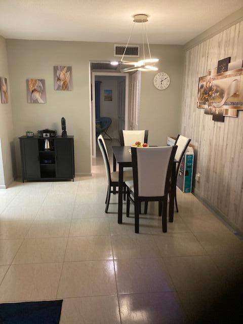 417 Windsor R, West Palm Beach FL - photo 7 of 39