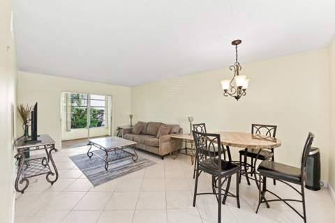 2223 NE 1st Court #101, Boynton Beach FL - photo 9 of 32