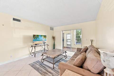 2223 NE 1st Court #101, Boynton Beach FL - photo 10 of 32