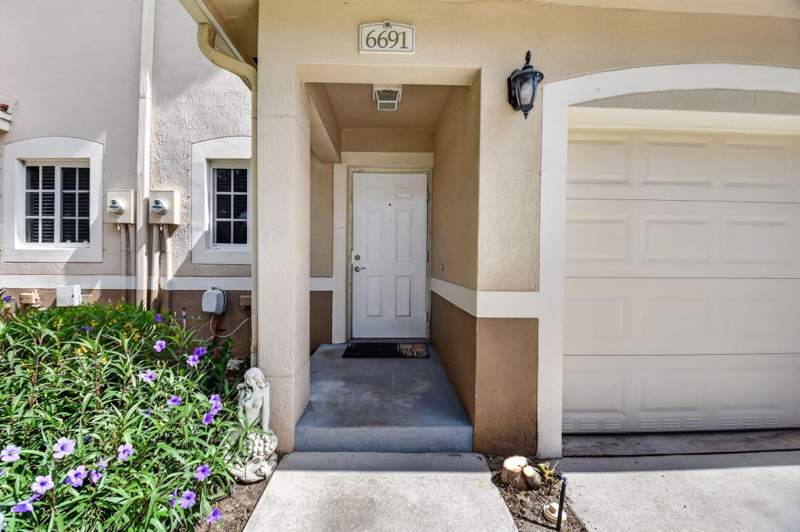 3 bedroom Townhouse at 6691 Old Farm Trail, Green Cay Village, Boynton Beach — photo 2