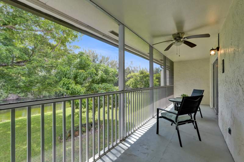 2 bedroom Condominium at 130 Lake Meryl Drive #227, Golden Lakes Village Condo E, West Palm Beach — photo 4