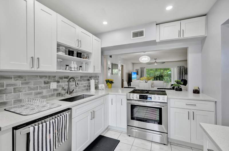 2 bedroom Condominium at 130 Lake Meryl Drive #227, Golden Lakes Village Condo E, West Palm Beach — photo 5