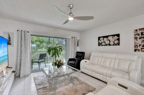 130 Lake Meryl Drive #227, West Palm Beach FL - photo 9 of 46