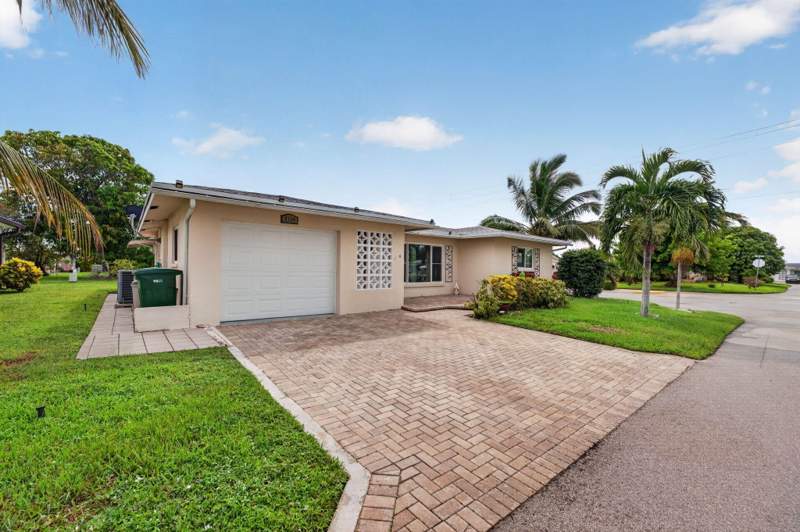 2 bedroom Single Family Residence at 4716 NW 49th Place, Mainlands Of Tamarac Lakes, Tamarac — photo 2