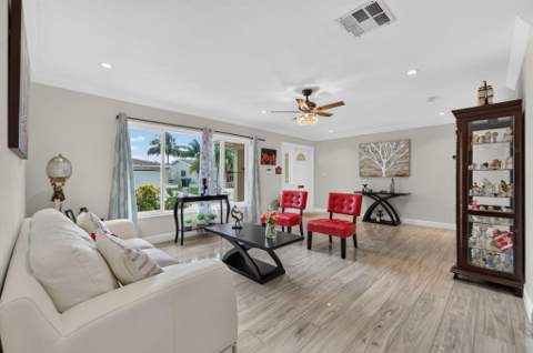 4716 NW 49th Place, Tamarac FL - photo 8 of 34