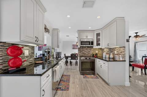 4716 NW 49th Place, Tamarac FL - photo 12 of 34