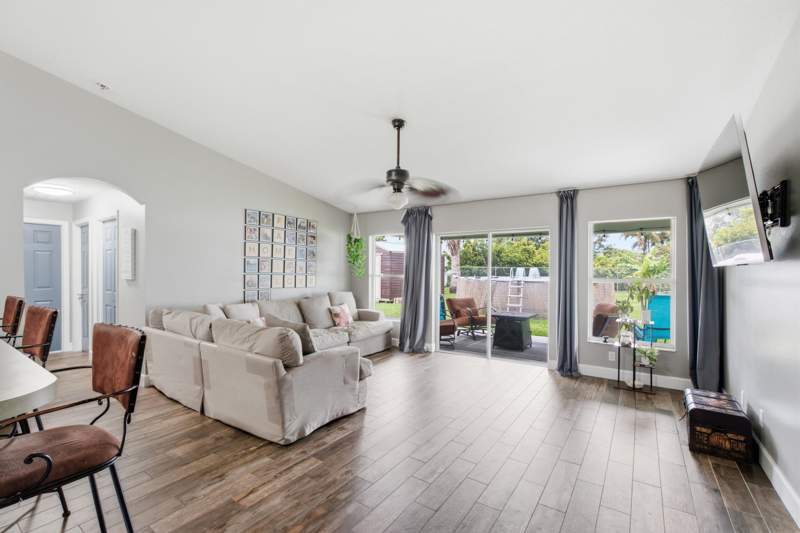 3 bedroom Single Family Residence at 558 SW SOUTH QUICK Circle, BECKER ROAD AREA - PORT ST LUCIE SECTION  34, Port St. Lucie — photo 3