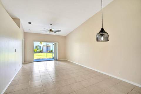 8375 Logia Circle, Boynton Beach FL - photo 24 of 89