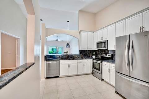 8375 Logia Circle, Boynton Beach FL - photo 16 of 89