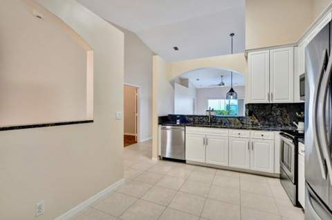 8375 Logia Circle, Boynton Beach FL - photo 17 of 89