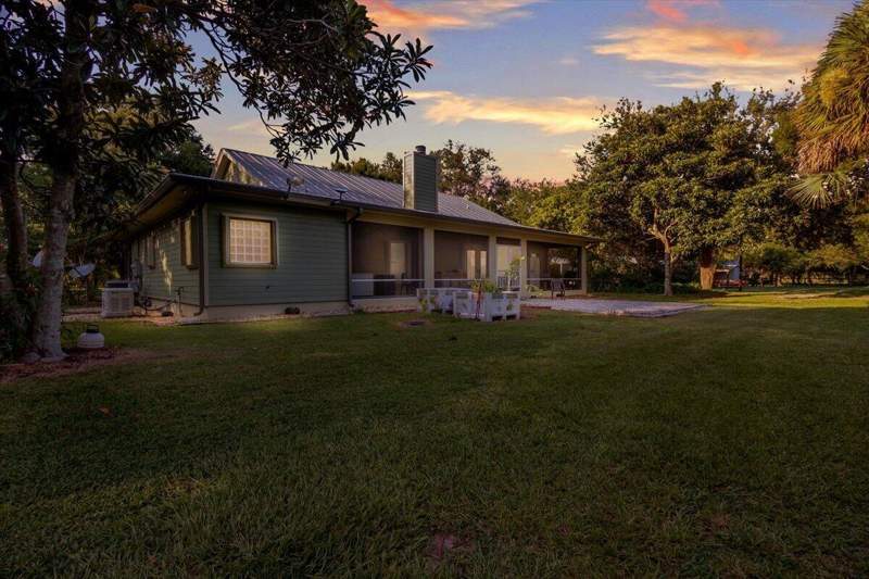 3 bedroom Single Family Residence at 8505 Immokolee Road, Metes And Bounds, Fort Pierce — photo 3