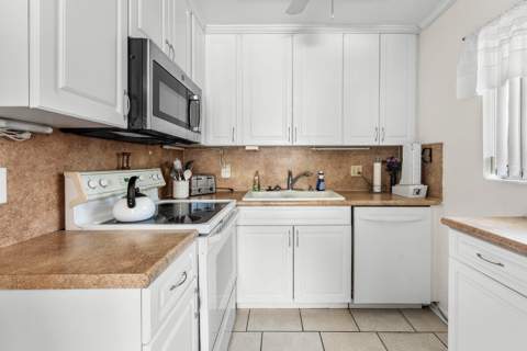 3120 Lake Osborne Drive #Bldg 7 Apt106, Lake Worth Beach FL - photo 7 of 44